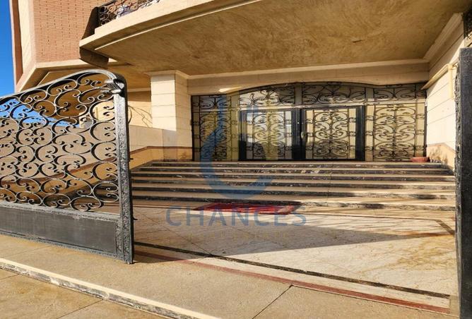 8176749 - Property Image 2