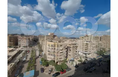 Apartment - 3 Bedrooms - 3 Bathrooms for sale in Dr Soliman Azmy St.( Mohamed El Demairy St. ) - El Hegaz Square - El Nozha - Cairo