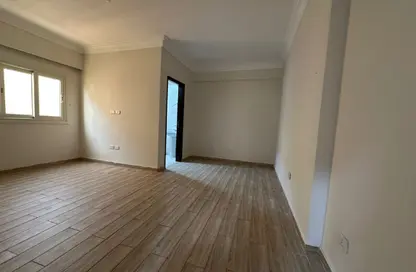 Apartment - 3 Bedrooms - 2 Bathrooms for rent in Doctor Ahmed Okasha St. - El Banafseg 6 - El Banafseg - New Cairo City - Cairo