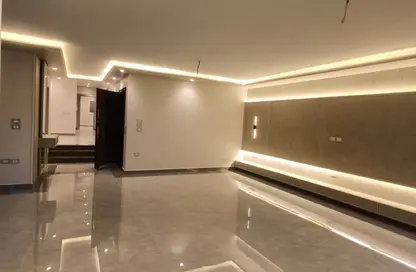 Apartment - 3 Bedrooms - 3 Bathrooms for sale in Mahmoud Ghoneim St. - 6th Zone - Nasr City - Cairo