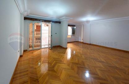 Apartment - 3 Bedrooms - 2 Bathrooms for rent in Kafr Abdo - Roushdy - Hay Sharq - Alexandria
