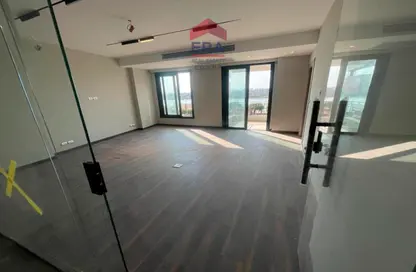 Office Space - Studio - 7+ Bathrooms for rent in Cornish El Nile St. - Maadi - Hay El Maadi - Cairo