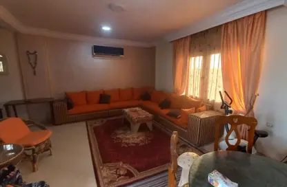 سطح - 2 حمامات للايجار في الحي الرابع - مدينة العبور - القليوبية