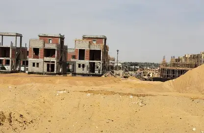 Townhouse - 3 Bedrooms - 4 Bathrooms for sale in Eastshire compound - 5th Settlement Compounds - The 5th Settlement - New Cairo City - Cairo