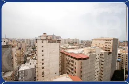 شقة - 4 غرف نوم - 2 حمامات للبيع في شارع نور الهدي - لوران - حي شرق - الاسكندرية