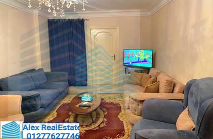 Apartment - 2 Bedrooms - 1 Bathroom for rent in Al Farek Ismail Srhank St. - Laurent - Hay Sharq - Alexandria