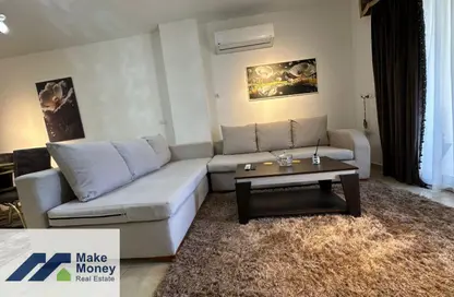 شقة - 3 غرف نوم - 3 حمامات للايجار في مون ريزيدنس - فيفث سكوير - التجمع الخامس - مدينة القاهرة الجديدة - القاهرة