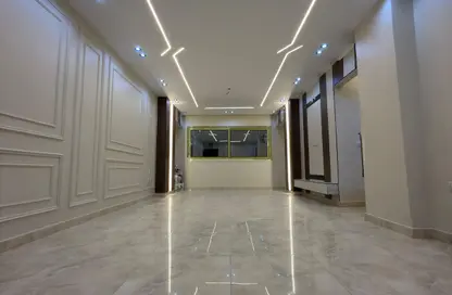 شقة - 3 غرف نوم - 2 حمامات للبيع في البوابة الرابعة - مينا - حدائق الاهرام - الجيزة