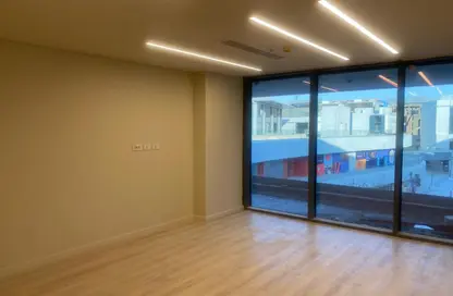 مساحات مكتبية - استوديو - 1 حمام للايجار في يو فينوس - التجمع الاول - مدينة القاهرة الجديدة - القاهرة