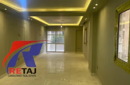 Apartment - 3 Bedrooms - 3 Bathrooms for sale in Taez St. - 1st Zone - Nasr City - Cairo