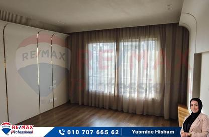 Villa - 6 Bedrooms - 5 Bathrooms for sale in Al Shohada Square St. - Smouha - Hay Sharq - Alexandria
