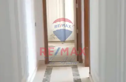 Apartment - 3 Bedrooms - 2 Bathrooms for sale in Mountain View iCity - 5th Settlement Compounds - The 5th Settlement - New Cairo City - Cairo