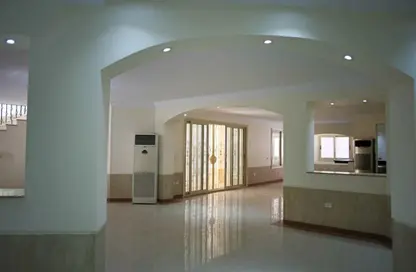 فيلا - 8 غرف نوم - 8 حمامات للايجار في الحي الاول - التجمع الخامس - مدينة القاهرة الجديدة - القاهرة