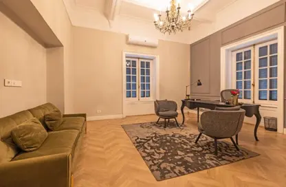 Apartment - 5 Bedrooms - 3 Bathrooms for rent in Garden City - Cairo