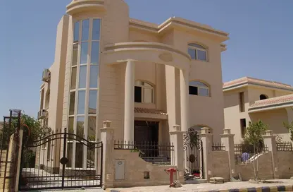 فيلا - 6 غرف نوم - 4 حمامات للبيع في جولدن هايتس - المستثمرين الشمالية - مدينة القاهرة الجديدة - القاهرة فيلا - 6 غرف نوم - 4 حمامات للبيع في جولدن هايتس - المستثمرين الشمالية - مدينة القاهرة الجديدة - القاهرة