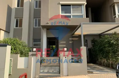 Townhouse - 4 Bedrooms - 4 Bathrooms for sale in Etapa - Sheikh Zayed Compounds - Sheikh Zayed City - Giza