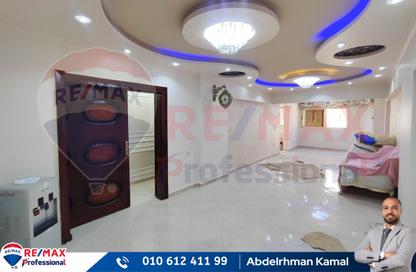 Apartment - 3 Bedrooms - 1 Bathroom for sale in Al Hilton St. - Smouha - Hay Sharq - Alexandria