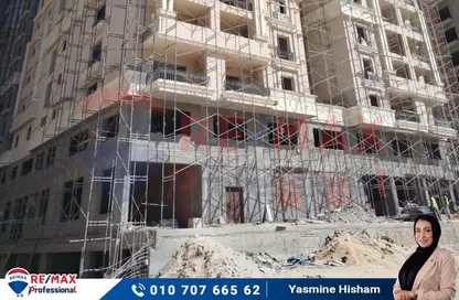 شقة - 4 غرف نوم - 3 حمامات للبيع في شارع ميدان الشهداء - سموحة - حي شرق - الاسكندرية