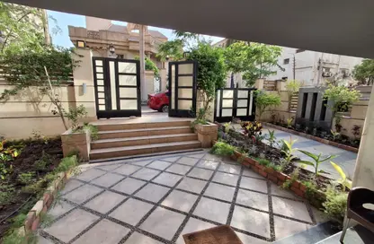 Apartment - 5 Bedrooms - 2 Bathrooms for sale in Hassan Sadek St. - El Korba - Heliopolis - Masr El Gedida - Cairo