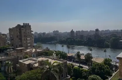 Apartment - 3 Bedrooms - 2 Bathrooms for sale in Zamalek - Cairo