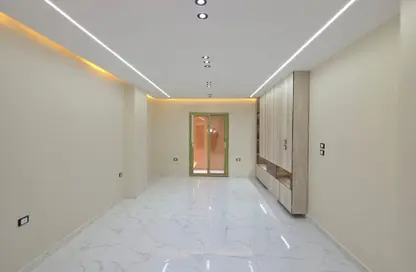 Apartment - 3 Bedrooms - 2 Bathrooms for sale in Gate 4 - Mena - Hadayek El Ahram - Giza