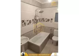 Apartment - 2 Bedrooms - 1 Bathroom for sale in Doctor Al Sabongy St. - Saba Basha - Hay Sharq - Alexandria