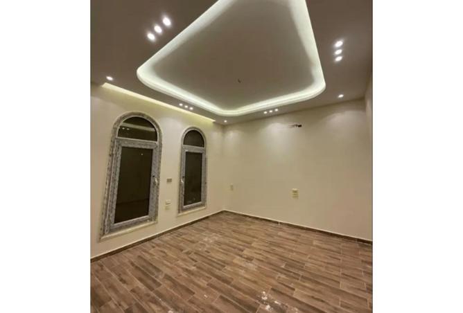 8390048 - Property Image 2