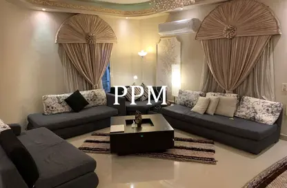 Apartment - 3 Bedrooms - 2 Bathrooms for rent in Ganoob El Acadimia - New Cairo City - Cairo
