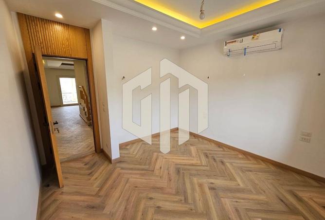 8293980 - Property Image 3