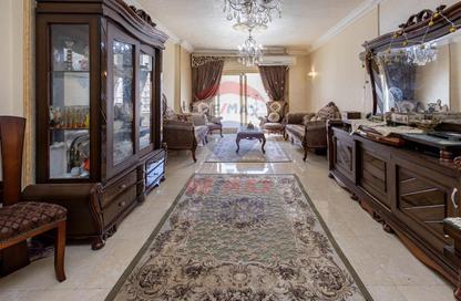 Apartment - 3 Bedrooms - 2 Bathrooms for sale in Khaled Ibn Al Walid St. - Miami - Hay Awal El Montazah - Alexandria