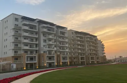 Apartment - 3 Bedrooms - 3 Bathrooms for sale in Fountain Side - Uptown Cairo - Mokattam - Cairo