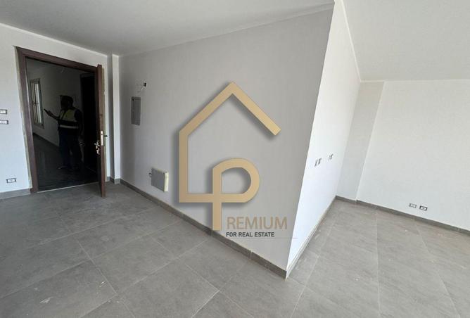 8115348 - Property Image 2