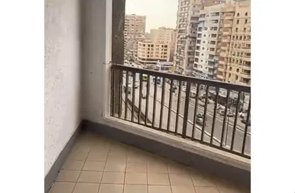 Apartment - 4 Bedrooms - 2 Bathrooms for sale in Mostafa Al Nahas St. - 6th Zone - Nasr City - Cairo