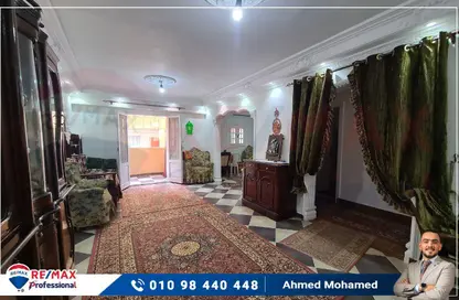 Apartment - 2 Bedrooms - 1 Bathroom for sale in Al Fath St. - Janaklees - Hay Sharq - Alexandria