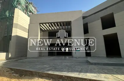Whole Building - Studio - 2 Bathrooms for sale in The Waterway View - 90 Street - The 5th Settlement - New Cairo City - Cairo