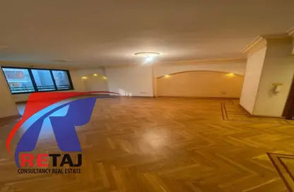 شقة - 3 غرف نوم - 2 حمامات للبيع في شارع احمد فخري - المنطقة السادسة - مدينة نصر - القاهرة