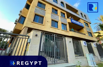 Office Space - Studio - 3 Bathrooms for rent in Degla Square - Degla - Hay El Maadi - Cairo