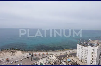 شقة - 2 غرف نوم - 2 حمامات للبيع في طريق الجيش - كامب شيزار - حي وسط - الاسكندرية