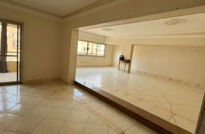 Apartment - 3 Bedrooms - 2 Bathrooms for sale in 8th Zone - Nasr City - Cairo