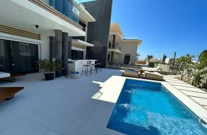 Chalet - 3 Bedrooms - 4 Bathrooms for rent in Almaza Bay - Qesm Marsa Matrouh - North Coast
