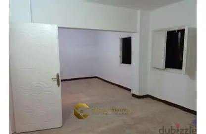 شقة - 3 غرف نوم - 1 حمام للبيع في شارع 34 - الحي الحادي عشر - الشيخ زايد - الجيزة