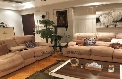 شقة - 3 غرف نوم - 2 حمامات للبيع في شارع هارون الرشيد - ميدان الجامع - مصر الجديدة - القاهرة