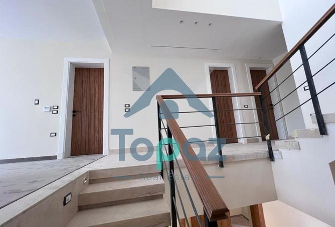 8220346 - Property Image 3