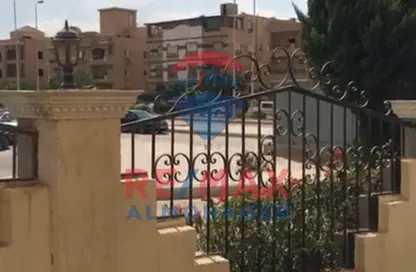شقة - 3 غرف نوم - 4 حمامات للبيع في شارع الحكمة - الشيخ زايد - الجيزة