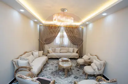 Apartment - 3 Bedrooms - 1 Bathroom for sale in Al Mosheer Ahmed Badawy St. - Moharam Bek - Hay Wasat - Alexandria