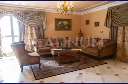 Apartment - 3 Bedrooms - 3 Bathrooms for sale in Al Geish Road - Laurent - Hay Sharq - Alexandria
