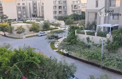 Apartment - 2 Bedrooms - 2 Bathrooms for sale in Palm Hills Village Gate - South Investors Area - New Cairo City - Cairo