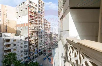 شقة - 3 غرف نوم - 2 حمامات للبيع في سموحة - حي شرق - الاسكندرية