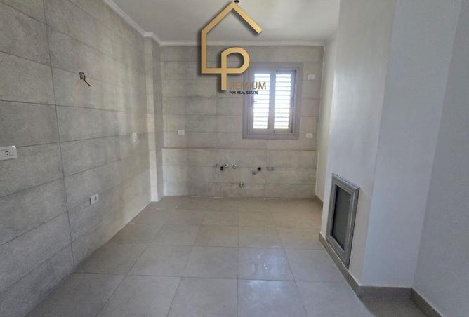 8420130 - Property Image 2