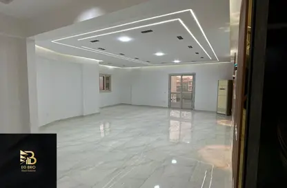 Apartment - 3 Bedrooms - 3 Bathrooms for sale in Akhnaton St. - District 5 - The 5th Settlement - New Cairo City - Cairo